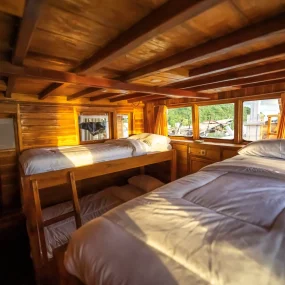 kapal phinisi labuan bajo